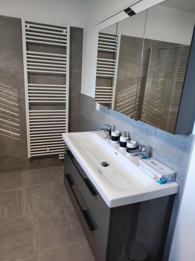 Luxurioeses Penthouse Mit Blick Auf Die Uno-City Und Dem Kaiserwasser. 3Schlafzimmer, 2 Baeder, Privat Lift Ins Apartment Vídeň Exteriér fotografie