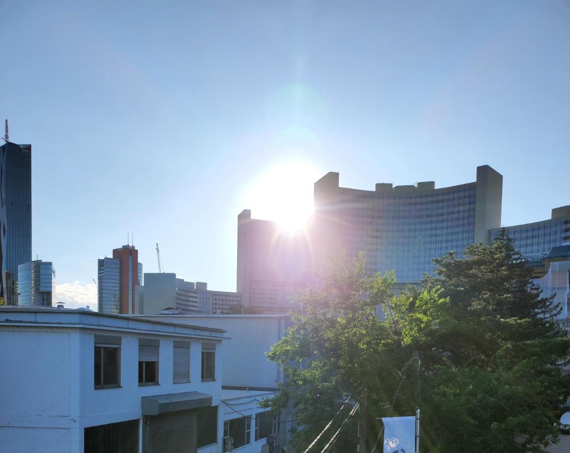Luxurioeses Penthouse Mit Blick Auf Die Uno-City Und Dem Kaiserwasser. 3Schlafzimmer, 2 Baeder, Privat Lift Ins Apartment Vídeň Exteriér fotografie