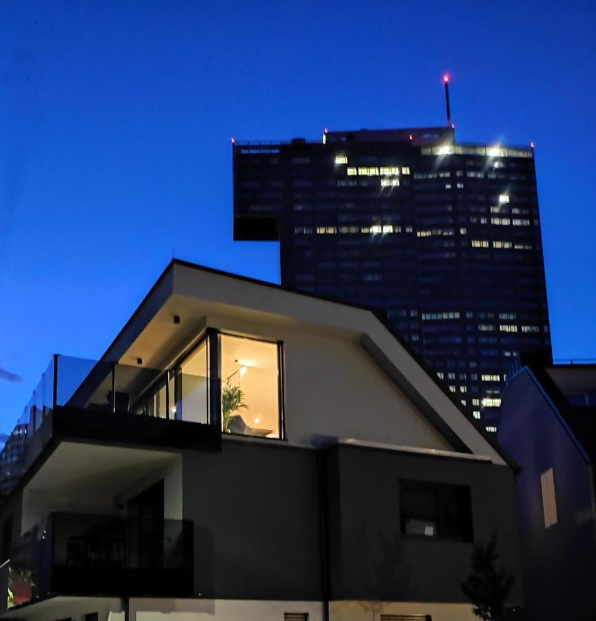 Luxurioeses Penthouse Mit Blick Auf Die Uno-City Und Dem Kaiserwasser. 3Schlafzimmer, 2 Baeder, Privat Lift Ins Apartment Vídeň Exteriér fotografie